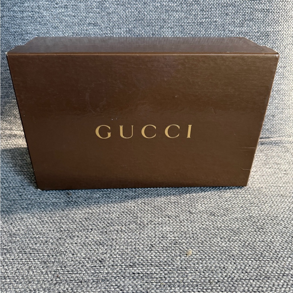 Gucci Black Leather Heel Pumps with GG Medallion - Picture 9 of 10